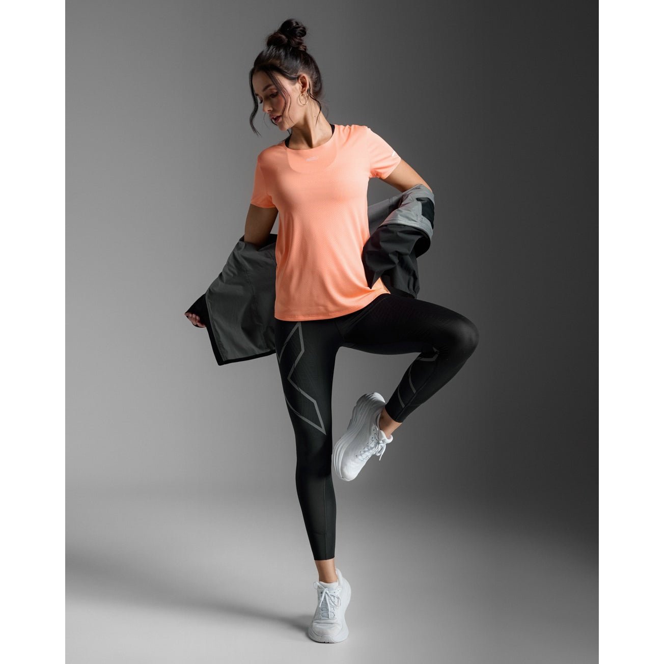 2XU Light Speed Tech Tee - womens - T-shirt - Trek, Trail & Fish NZ
