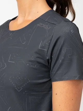 2XU Light Speed Tee - womens - Trek, Trail & Fish NZ