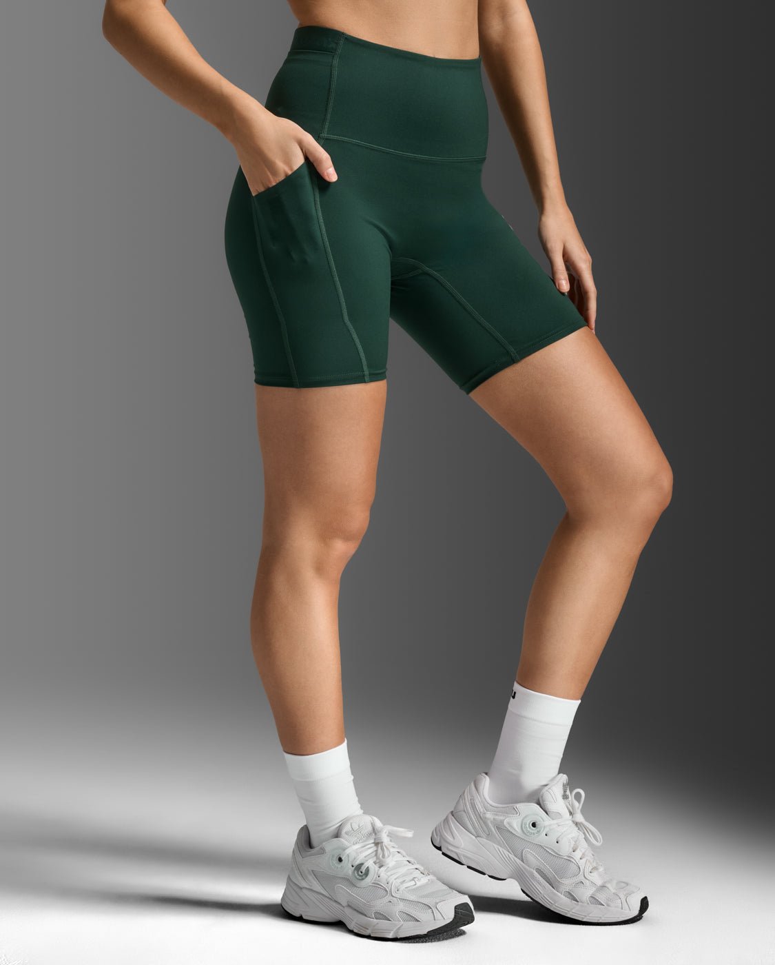 2XU Form Stash Hi - Rise Bike Short with 5 pockets - womens - Shorts - Trek, Trail & Fish NZ