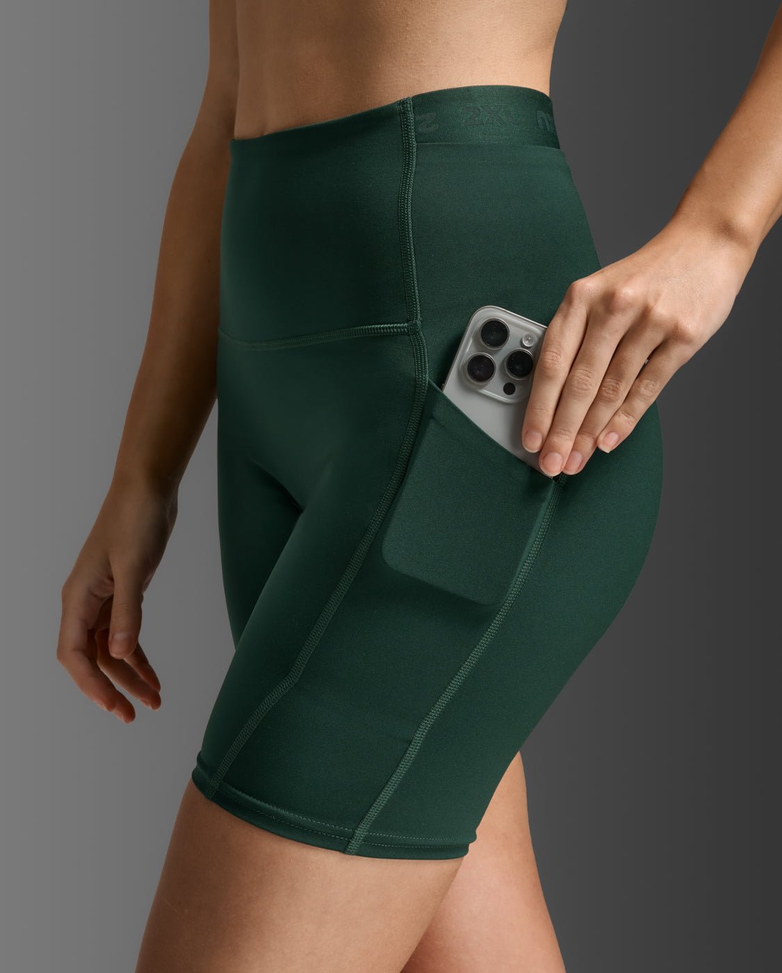 2XU Form Stash Hi - Rise Bike Short with 5 pockets - womens - Shorts - Trek, Trail & Fish NZ