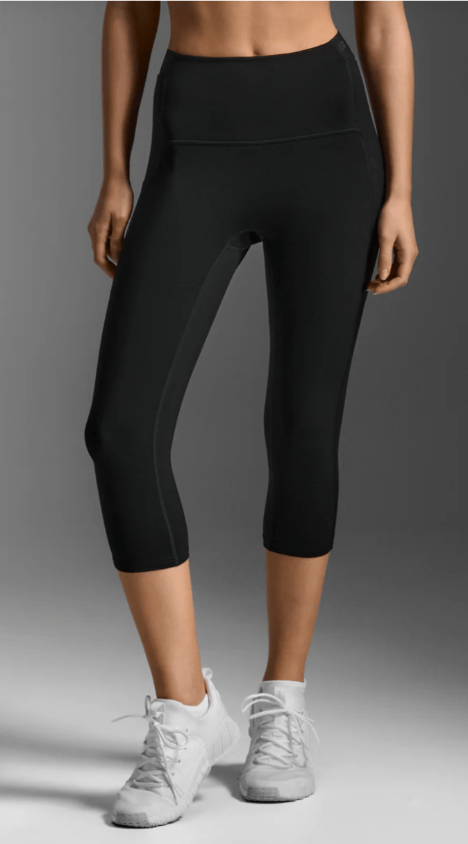 2XU Form Stash Hi - Rise Compression 3/4 Leggings with 5 Pockets - womens - Leggings - Trek, Trail & Fish NZ