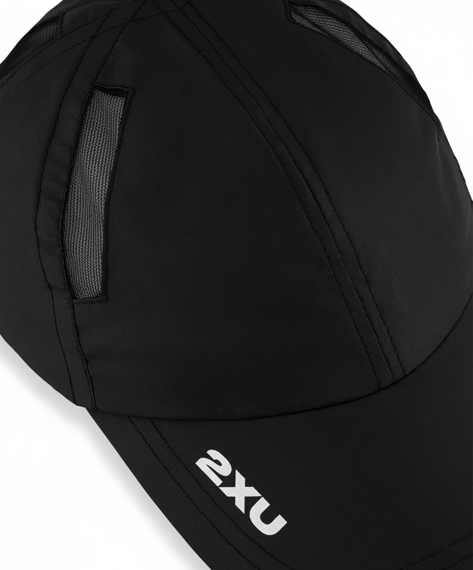 2XU Run Cap with white background