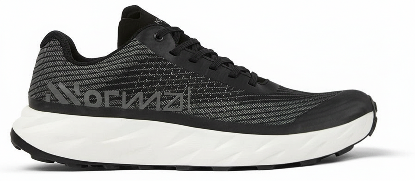 Nnormal Kjerag shoe with white background and shadow