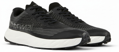 Nnormal Kjerag shoe with white background and shadow