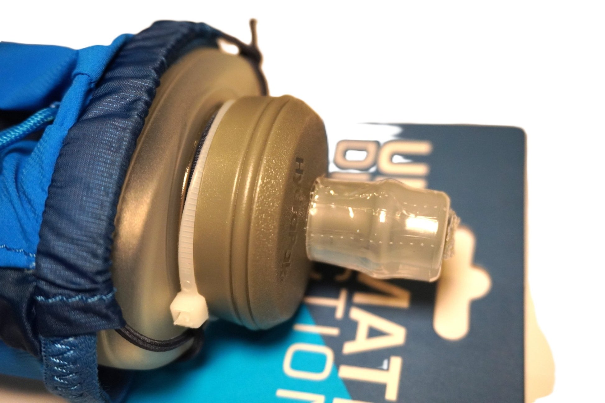Ultimate Direction Clutch 6.0 - Handheld Flask - Trek, Trail & Fish NZ