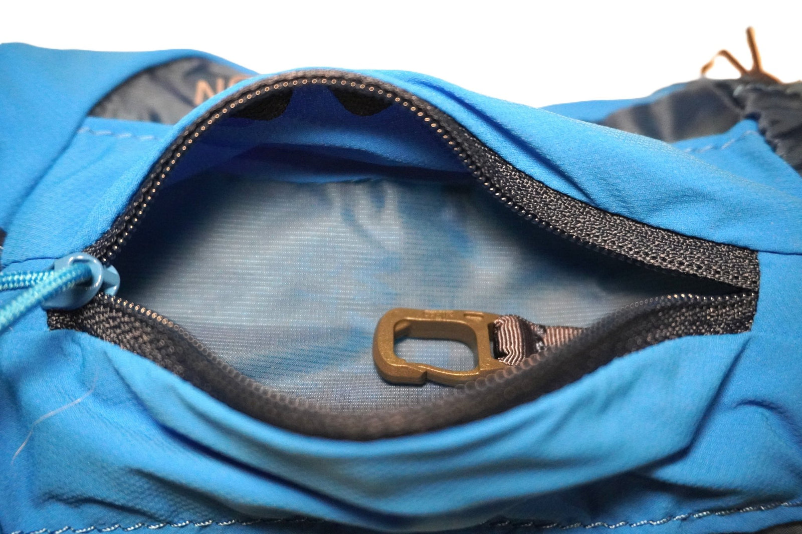 Ultimate Direction Clutch 6.0 - Handheld Flask - Trek, Trail & Fish NZ