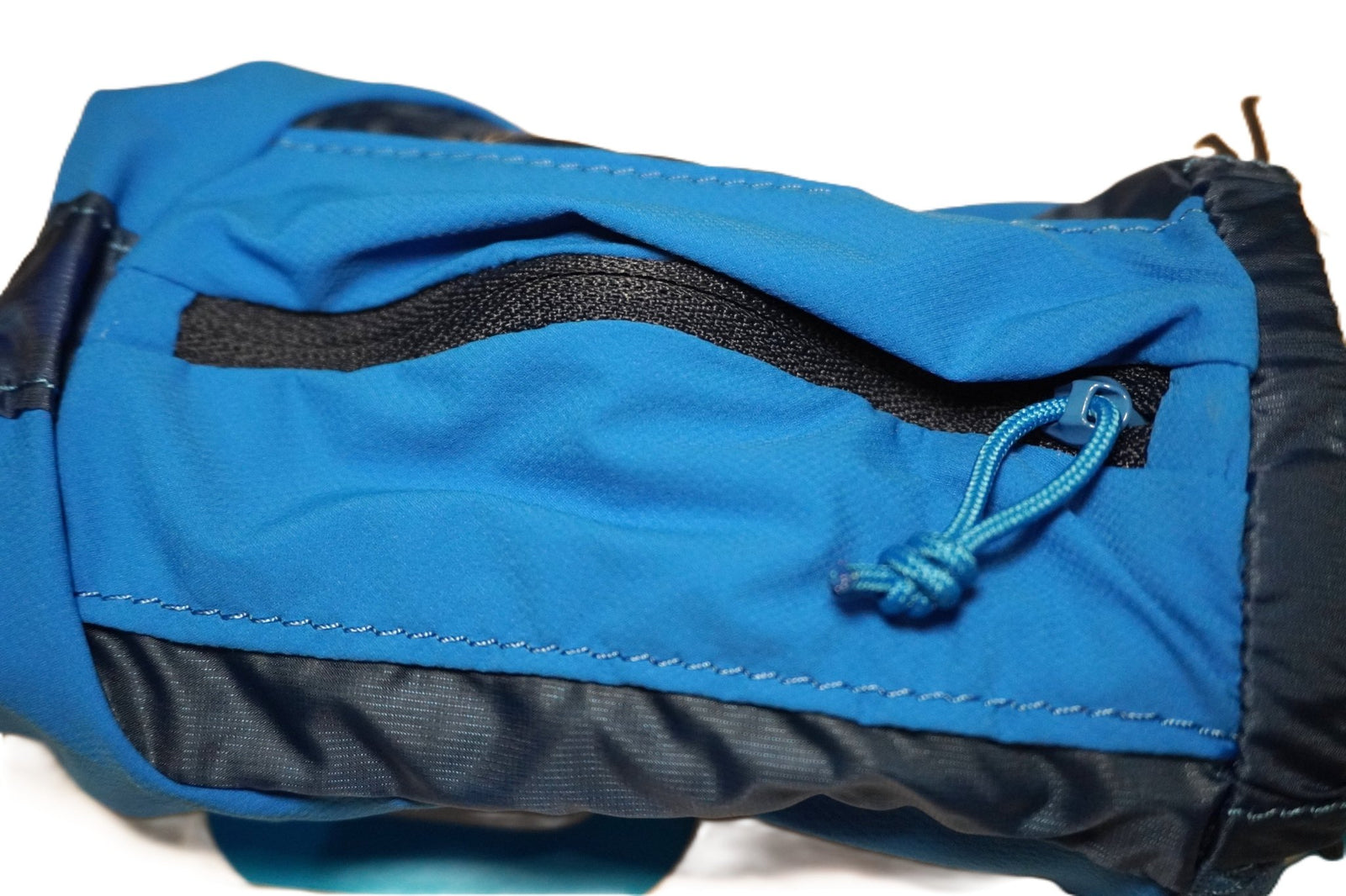 Ultimate Direction Clutch 6.0 - Handheld Flask - Trek, Trail & Fish NZ