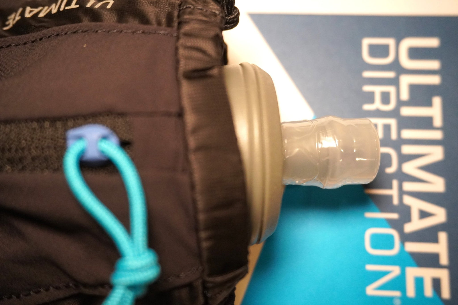 Ultimate Direction Clutch 6.0 - Handheld Flask - Trek, Trail & Fish NZ